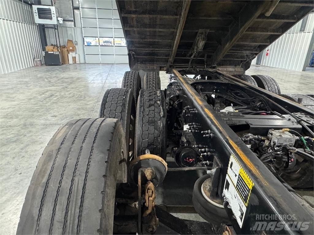 Mack GU433 Sklápače