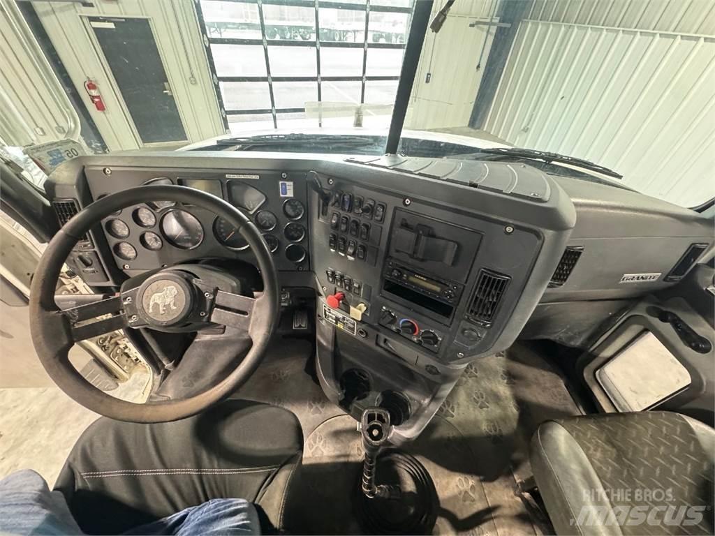 Mack GU713 Ťahače