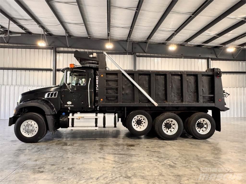 Mack GU713 Sklápače