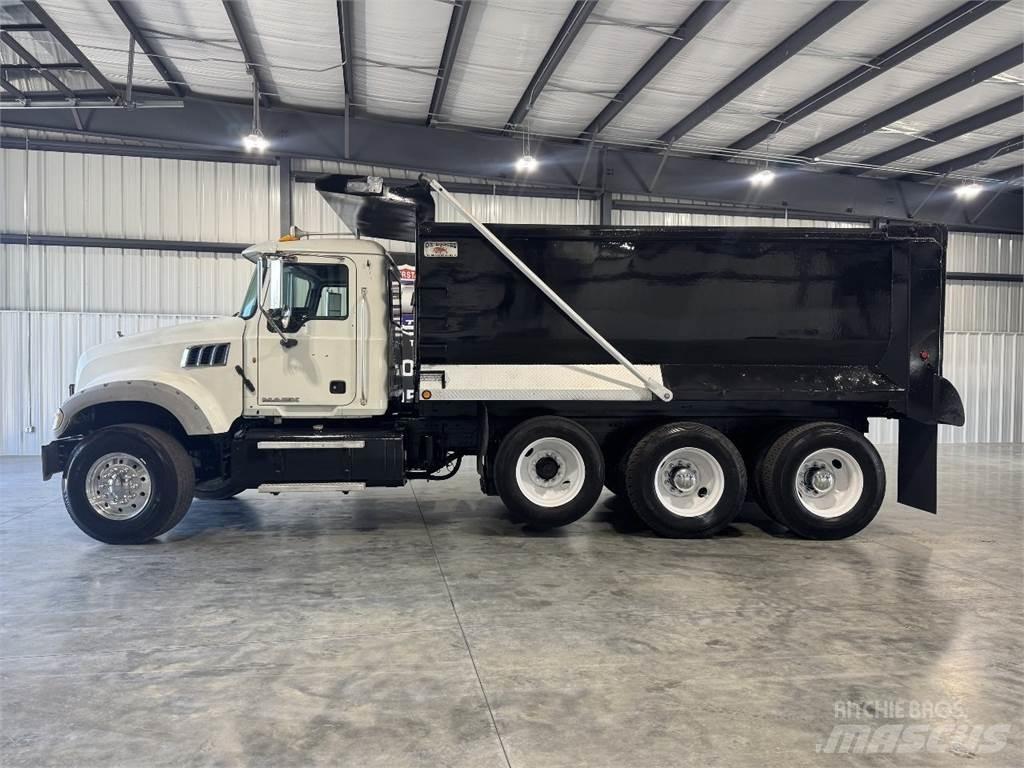 Mack GU713 Sklápače