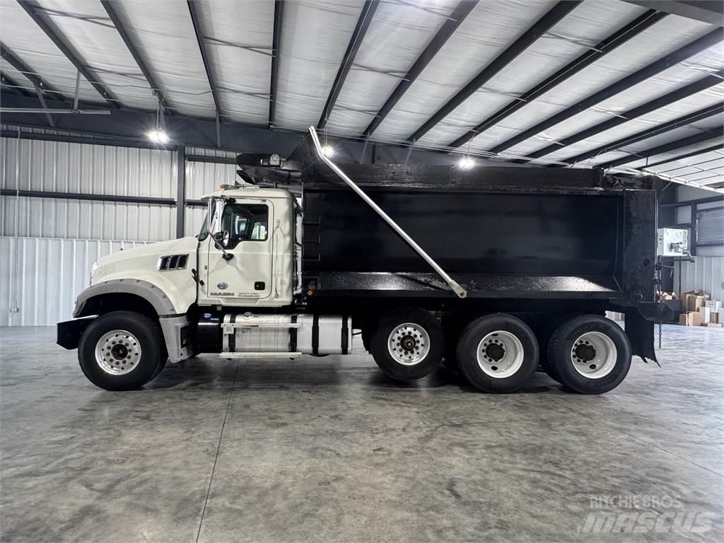 Mack GU713 Sklápače