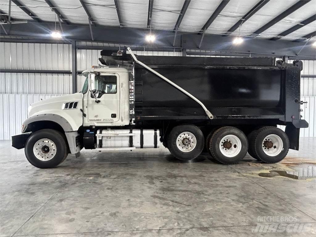 Mack GU713 Sklápače