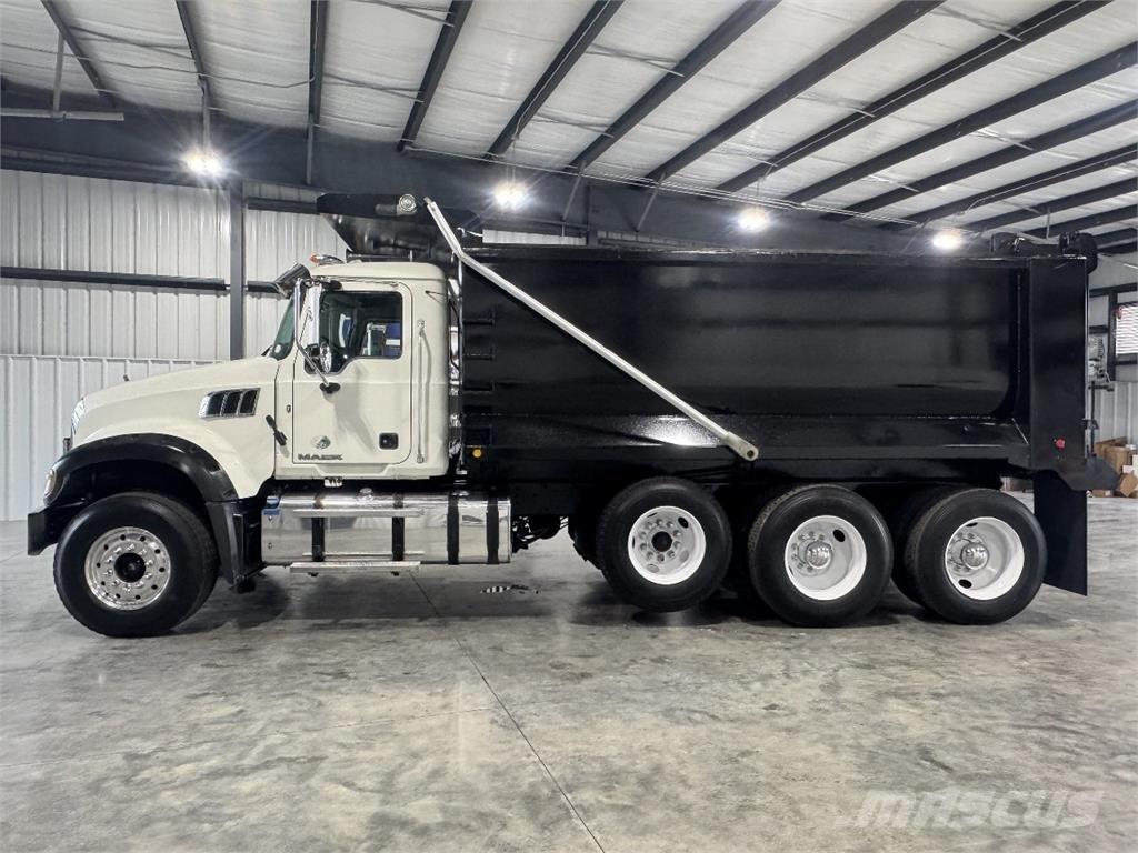 Mack GU713 Sklápače