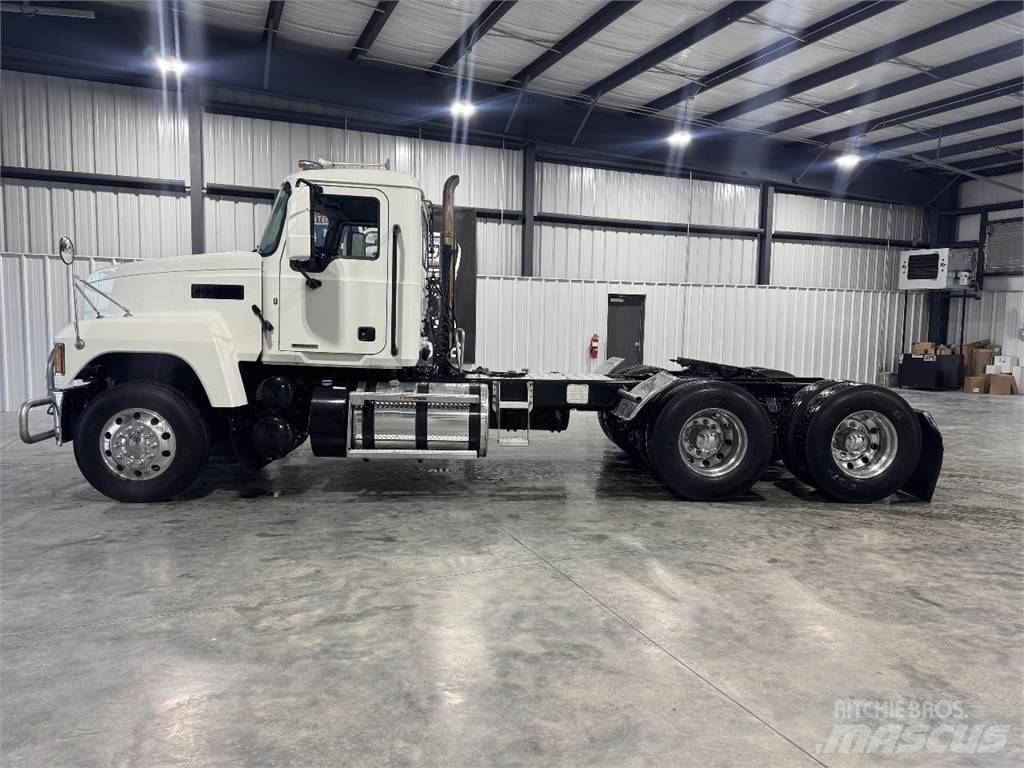 Mack Pinnacle 64T Ťahače