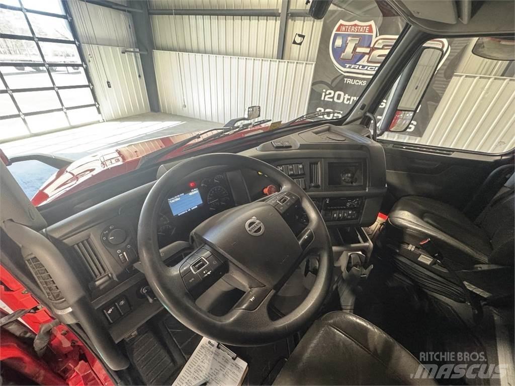 Volvo VNL64T740 Ťahače