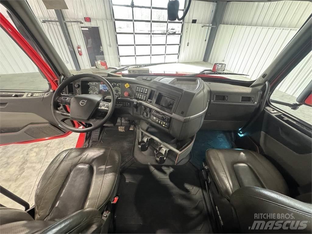 Volvo VNL64T740 Ťahače