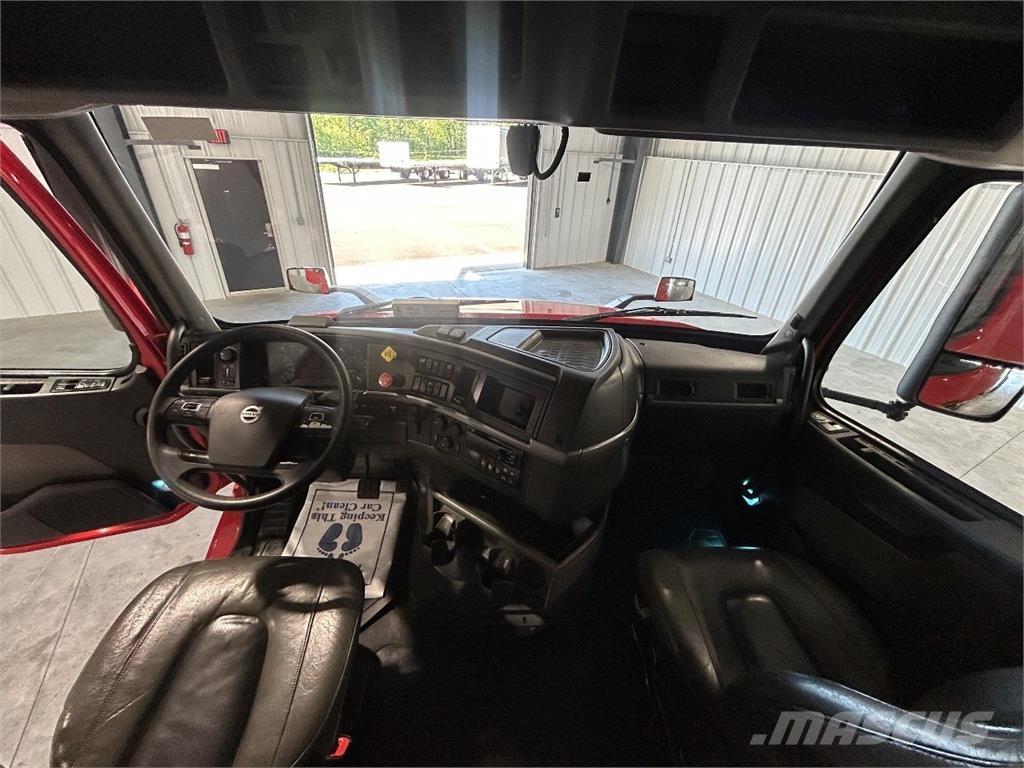 Volvo VNL64T740 Ťahače