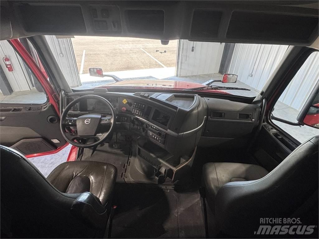 Volvo VNL64T740 Ťahače