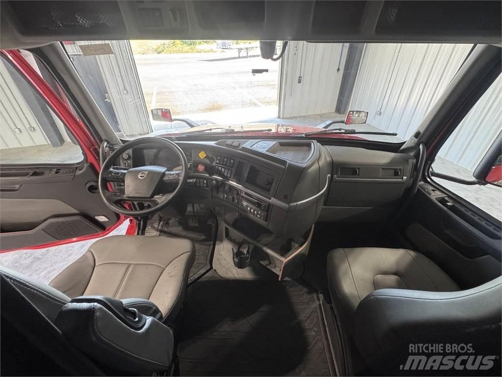 Volvo VNL64T740 Ťahače