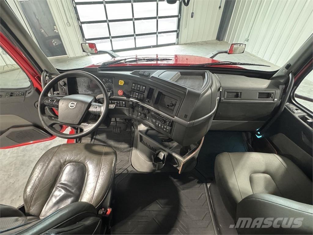 Volvo VNL64T740 Ťahače