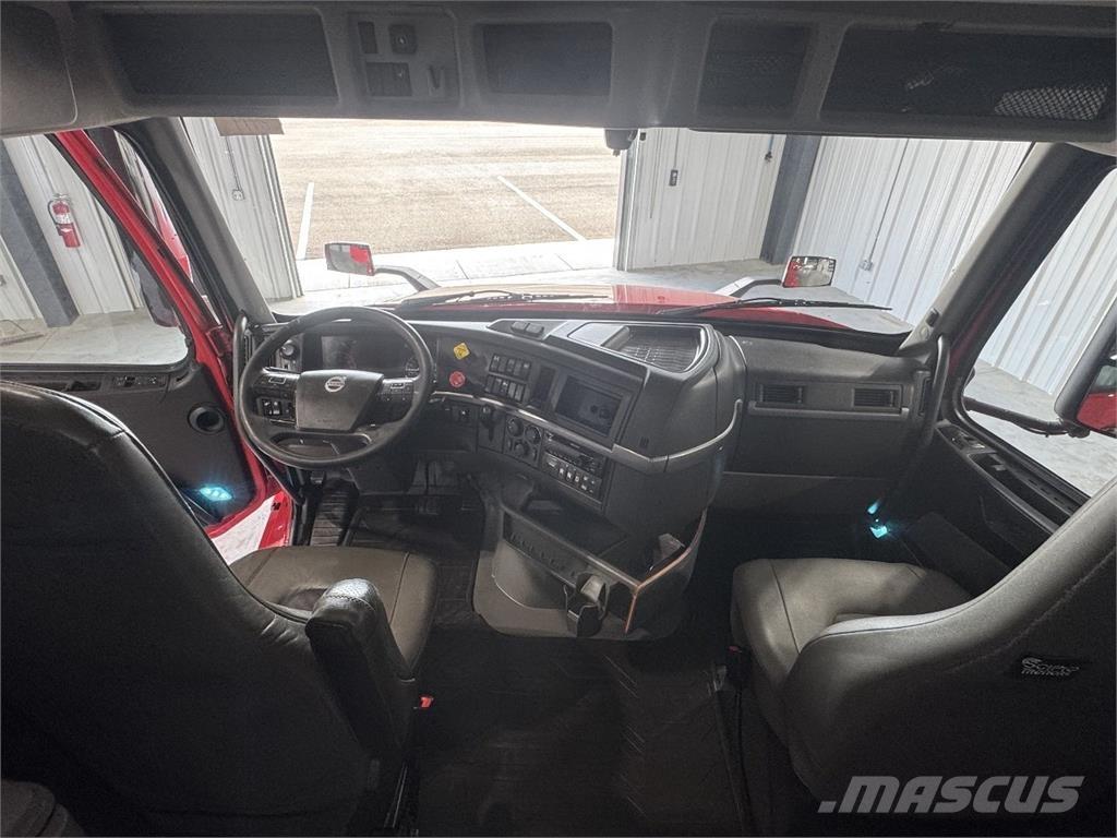 Volvo VNL64T740 Ťahače