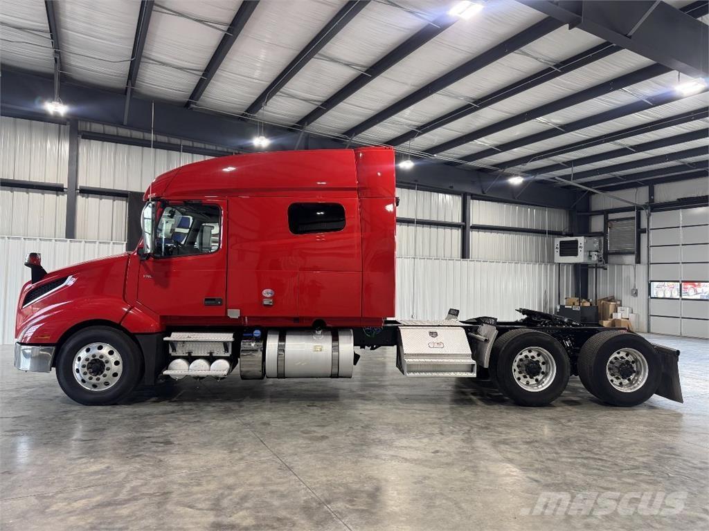 Volvo VNL64T740 Ťahače