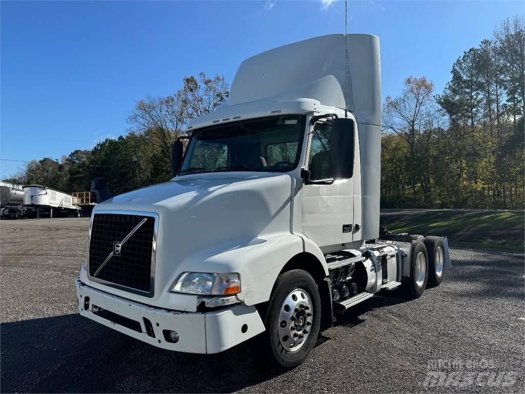 Volvo VNM64T200 Ťahače