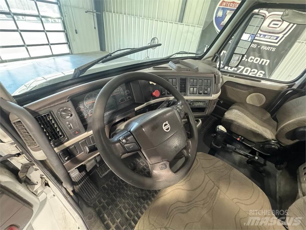 Volvo VNM64T200 Ťahače
