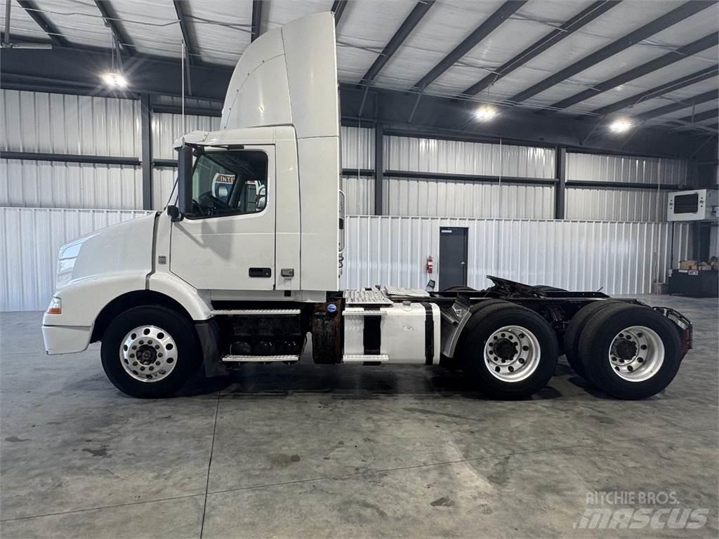 Volvo VNM64T200 Ťahače