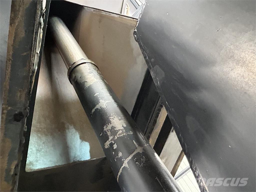 Western Star 4700SF Sklápače