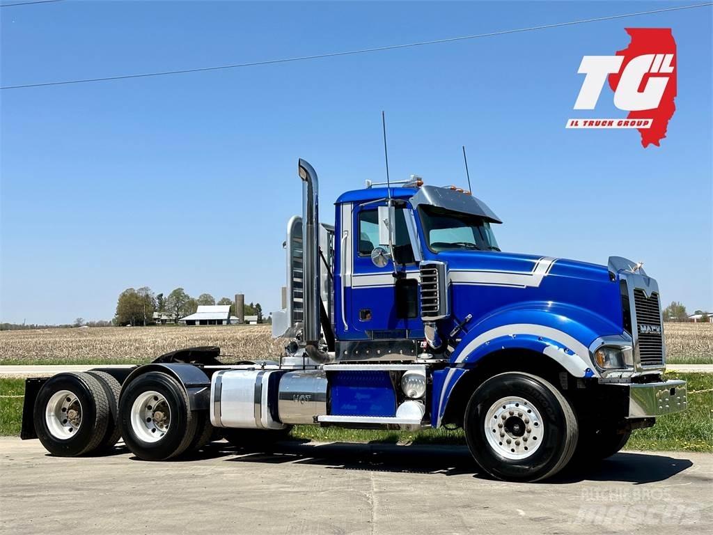 Mack Titan TD713 Ťahače