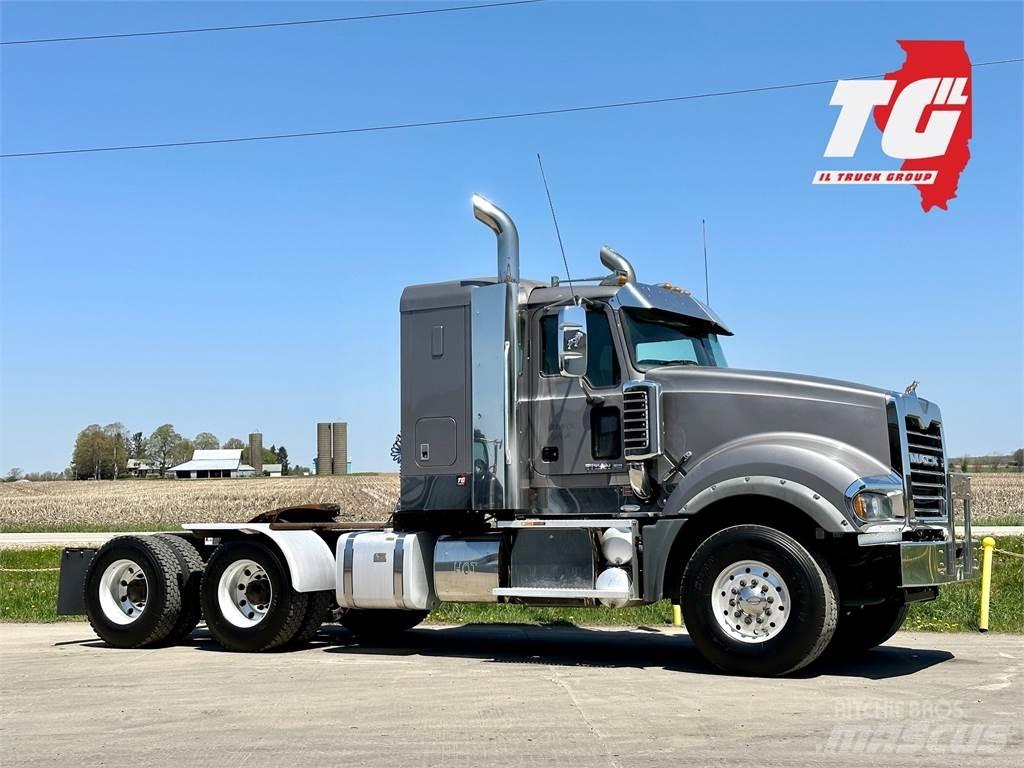 Mack Titan TD713 Ťahače