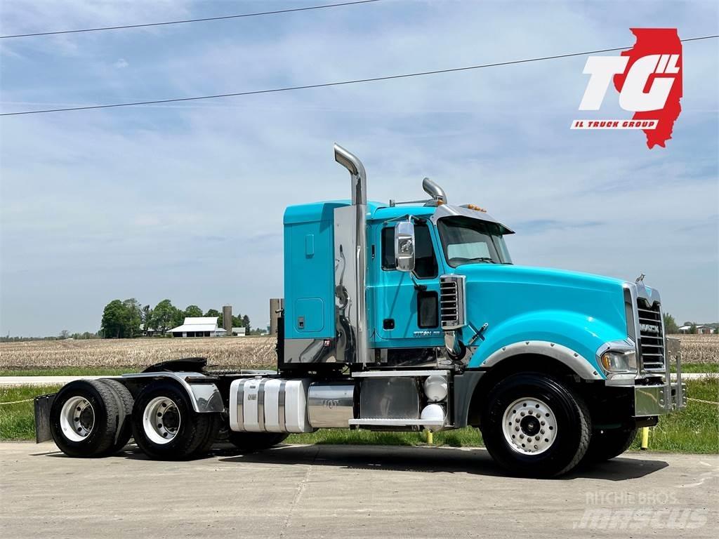 Mack Titan TD713 Ťahače