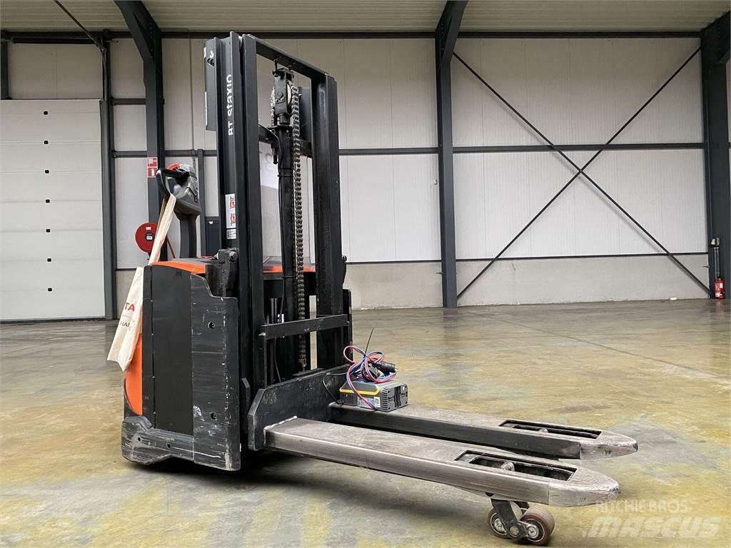 Toyota SWE200D Samohybné vozíky