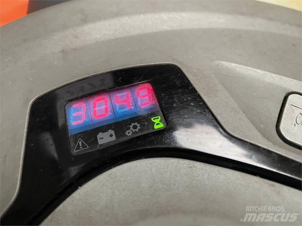 Toyota SWE200D Samohybné vozíky