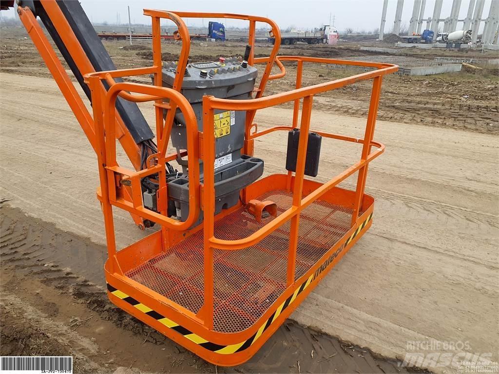 JLG 860SJ Kĺbové plošiny