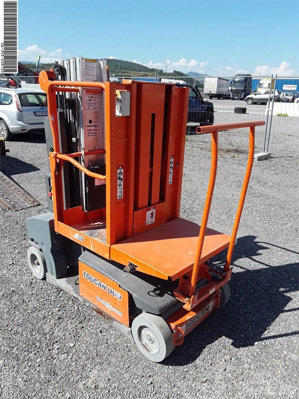 JLG Toucan duo Vertikálne stĺpové výťahy