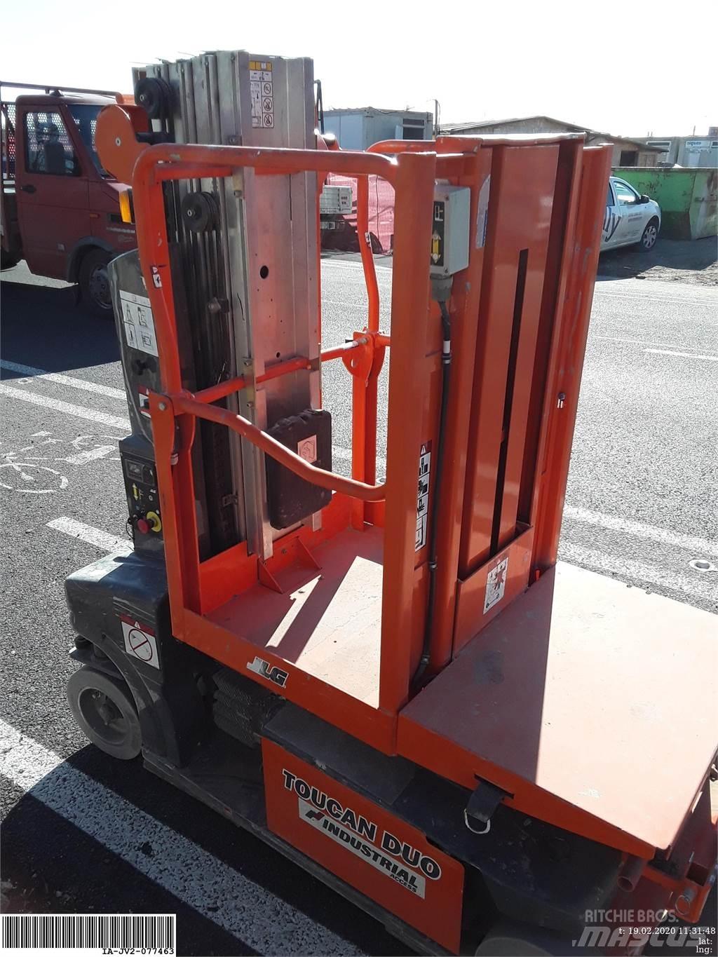 JLG Toucan duo Vertikálne stĺpové výťahy