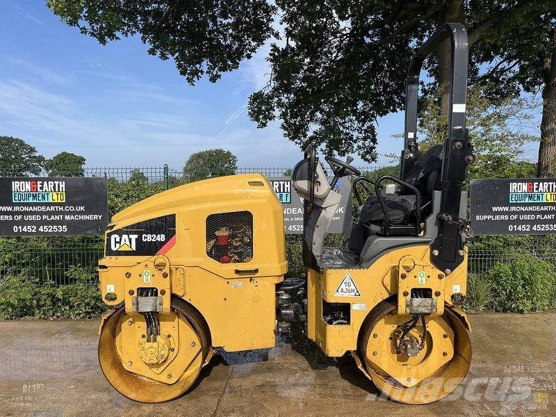 CAT CB24B Roller Tandemové valce