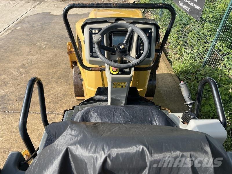 CAT CB24B Roller Tandemové valce