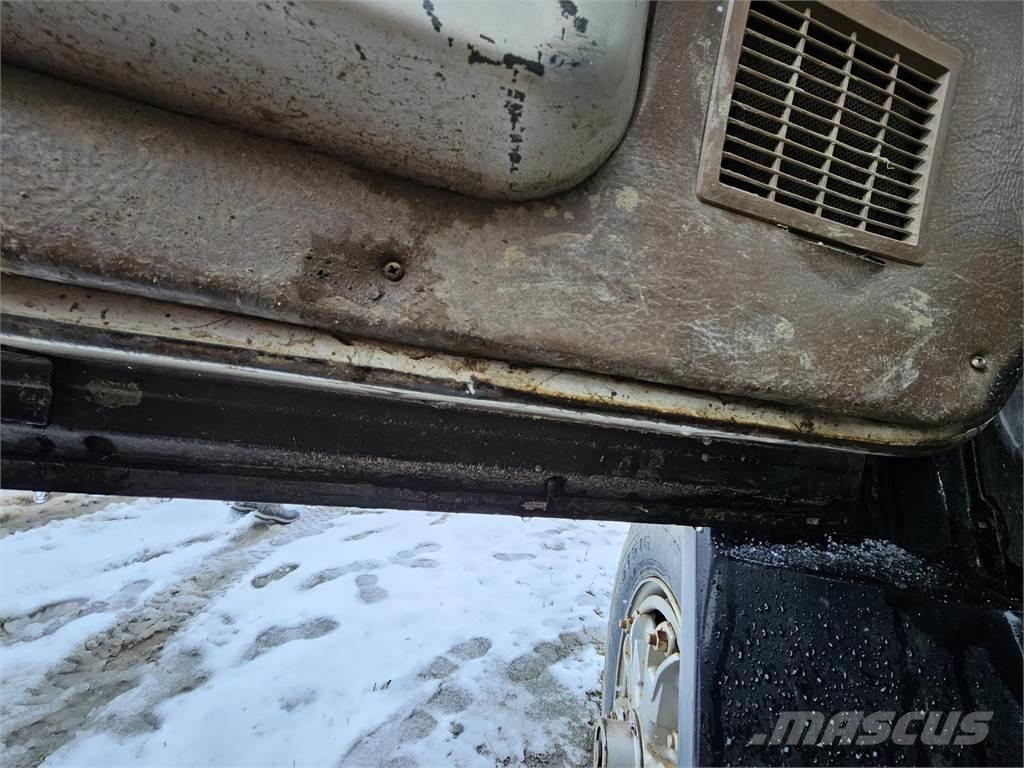 Ford L9000 Ďalšie komponenty