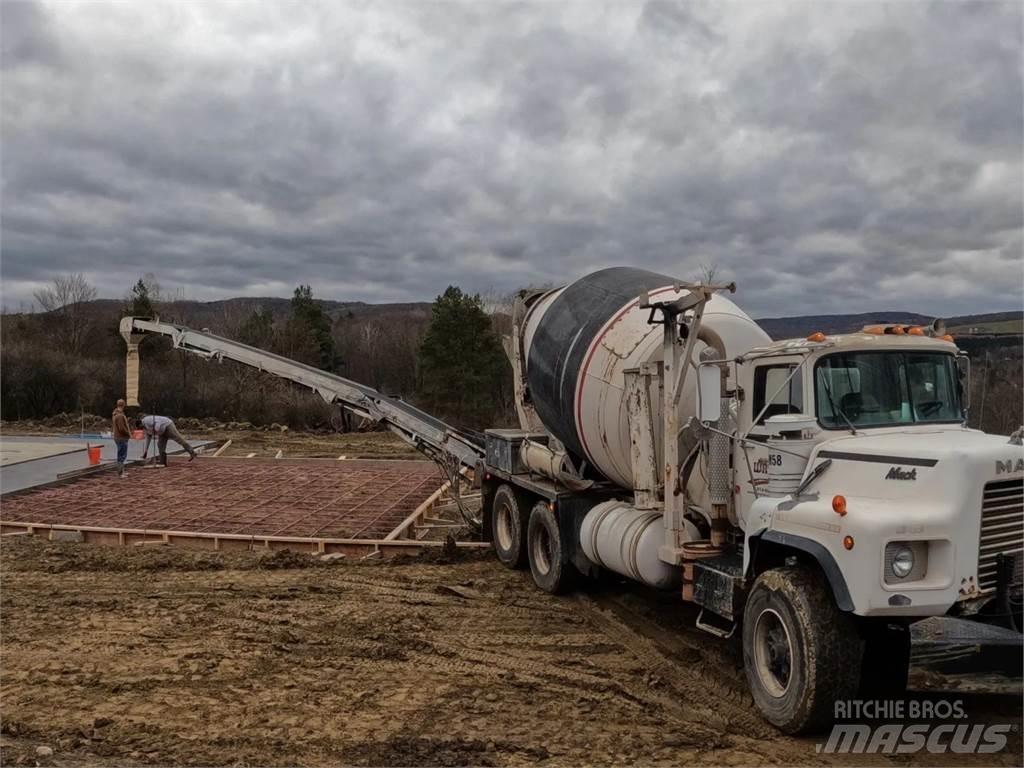 Mack DM690S Ďalšie komponenty