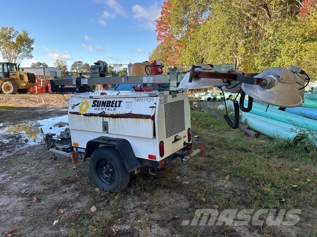 Atlas QLT M10 Osvetľovacie stožiare