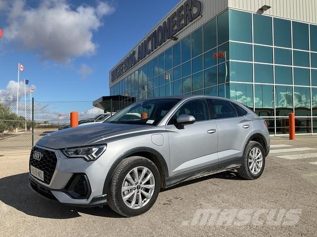 Audi Q3 Automobily