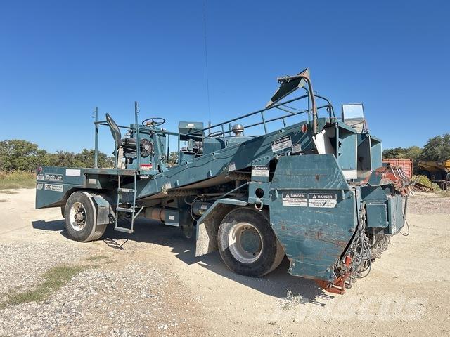  Bearcat Posýpače soli a piesku
