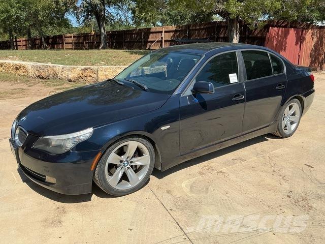 BMW 528i Automobily
