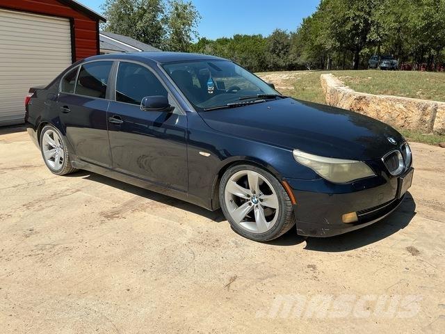 BMW 528i Automobily