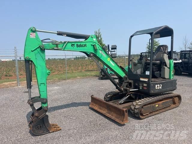 Bobcat E32 Pásové rýpadlá