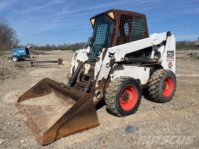 Bobcat S220 Šmykom riadené nakladače