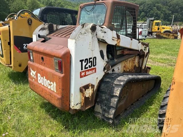 Bobcat T250 Šmykom riadené nakladače