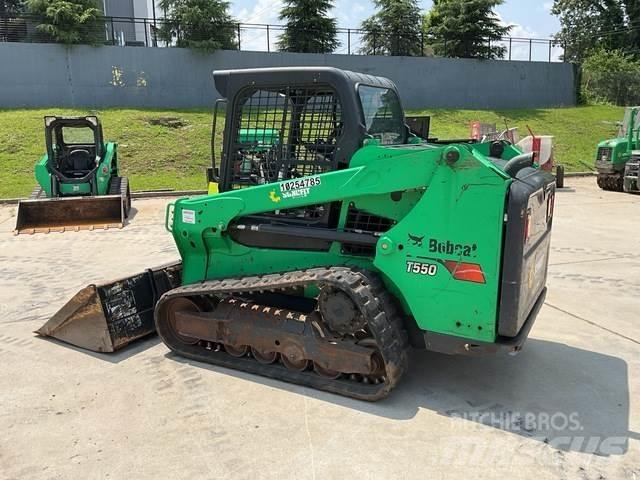 Bobcat T550 Šmykom riadené nakladače