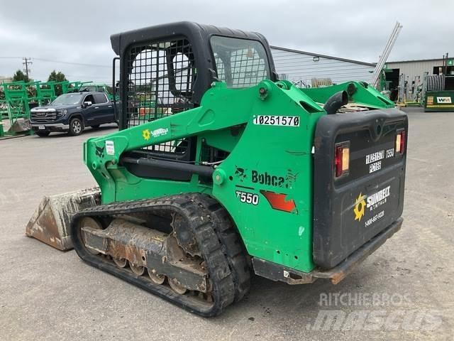 Bobcat T550 Šmykom riadené nakladače