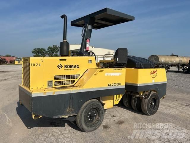 Bomag BW11RH Pneumatikové valce
