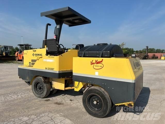 Bomag BW11RH Pneumatikové valce