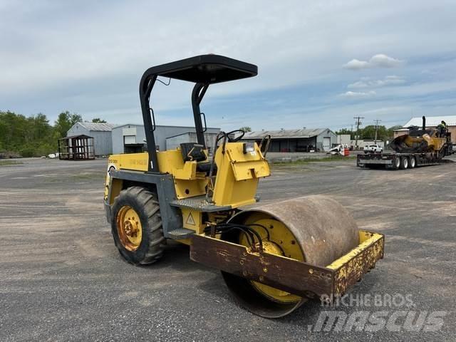 Bomag BW142D Ťahačové valce