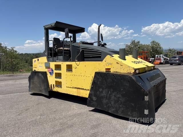 Bomag BW24R Pneumatikové valce