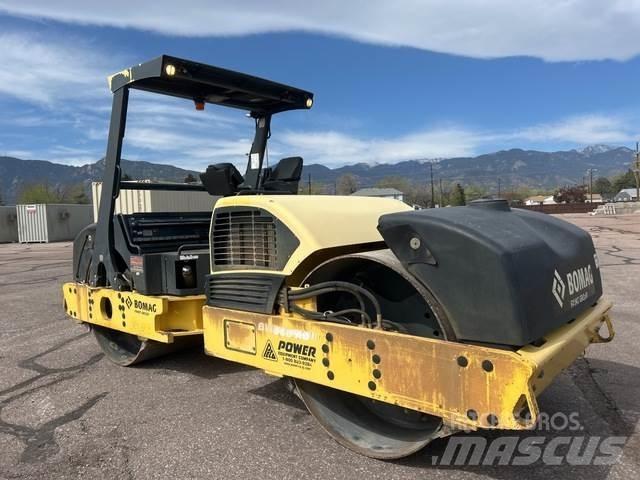 Bomag BW266AD Pneumatikové valce