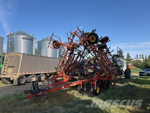 Bourgault 8810 Mechanické sejačky