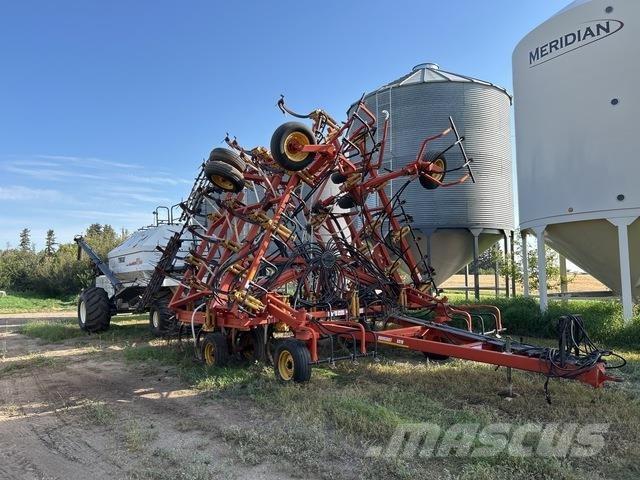 Bourgault 8810 Mechanické sejačky