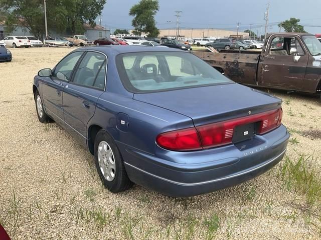 Buick Regal LS Automobily